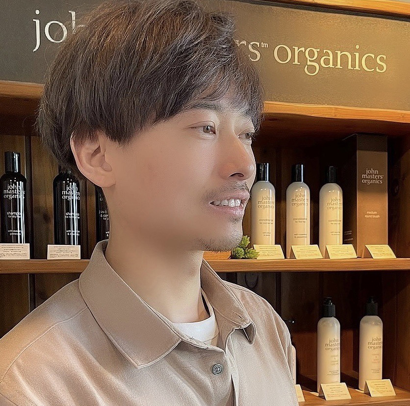 スタイリスト　久野寛之